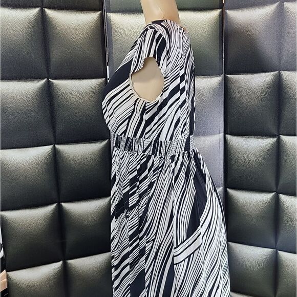 Laundry dress   - Picture 3 of 5